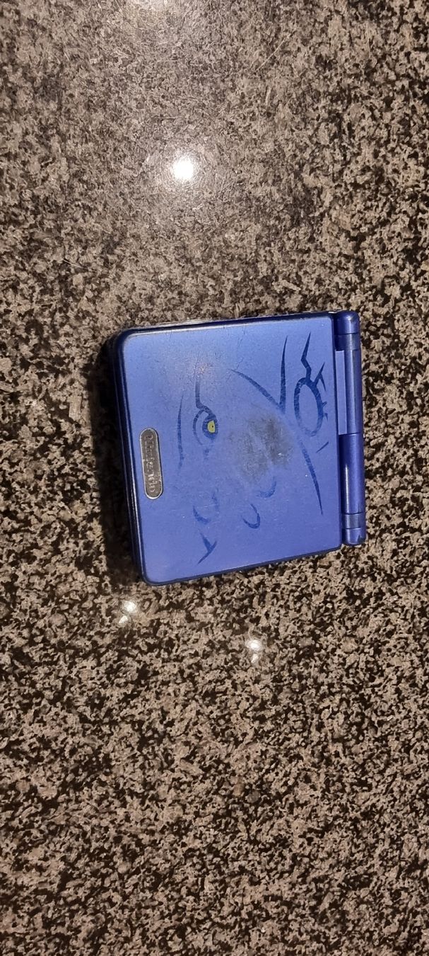 Nintendo Console: Gameboy Advance SP Kyogre Edition – Usato da Aarau Rohr venduto da Shad