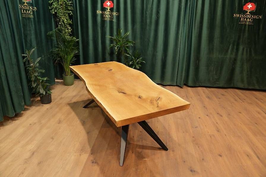 Tavoli: Baumscheibentisch aus 1 Stück – Usato da Walchwil venduto da Swissdesign_Haag 3