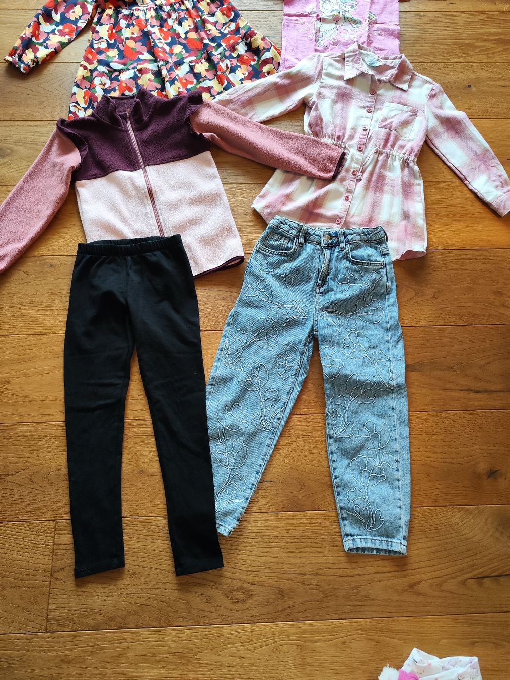 Lotti & Set di vestiti: Mädchen Kleiderpaket, Grösse 122 – Usato da Kriens venduto da Xonox 2