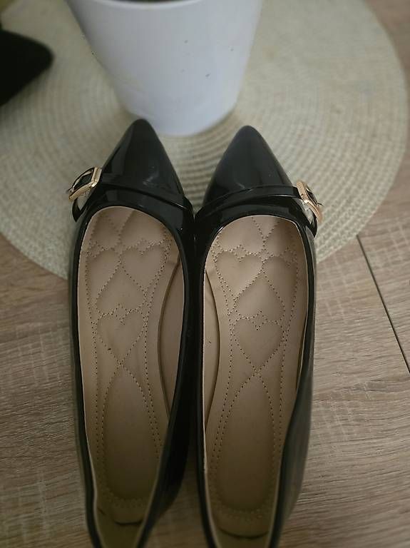 Chaussures femmes: Chaussure neuve taille 39-40 – D'occasion à Geneve par Morgane_manto 1