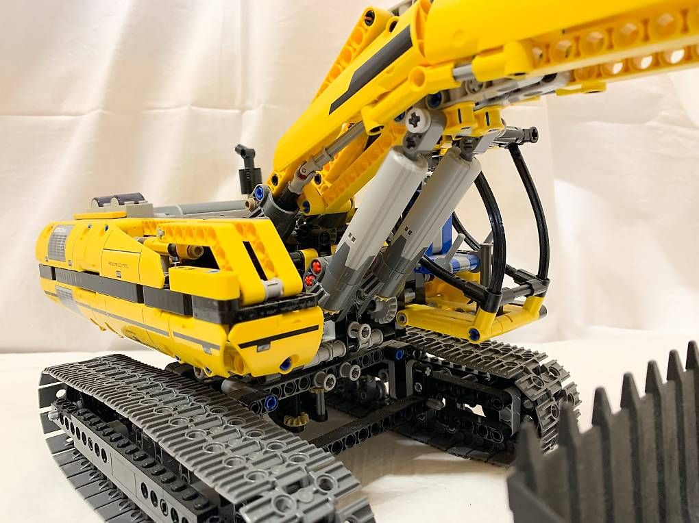 Lego Jeux de construction: Lego Technic Motorisierter Raupenbagger – D'occasion à Meikirch par meineangebote