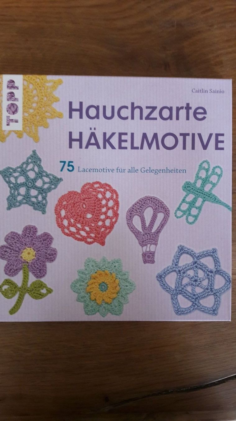 Libri: Hauchzarte Häkelmotive – Nuovo e nell'imballaggio originale da Rotkreuz venduto da Basana2