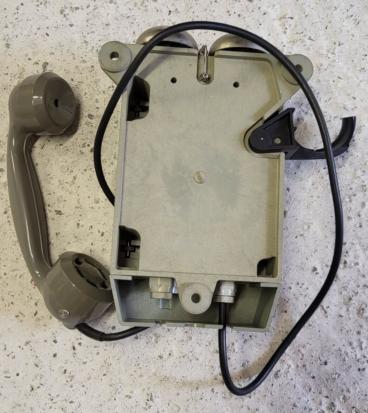 Telefoni: Telefono murale a tasti WAD 96 – Usato da Villa Bedretto venduto da Custa 3