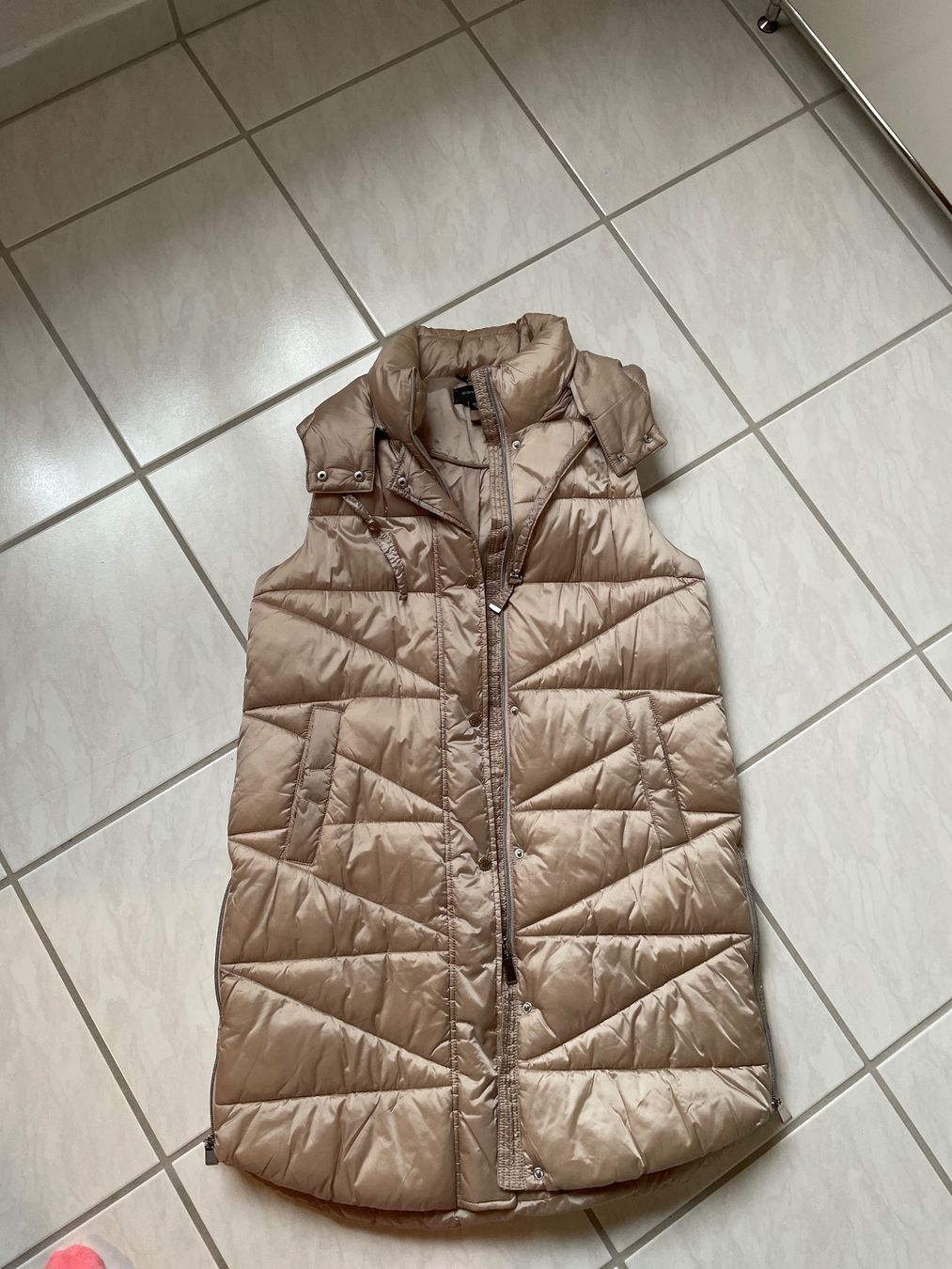Comma Gilet & Giacche senza maniche: Gilet von Comma beige Grösse 38 – Usato da Buch am Irchel venduto da TT65 3