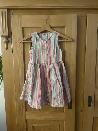 Defacto Kleid Grösse 116/122 100% Baumwolle gestreift