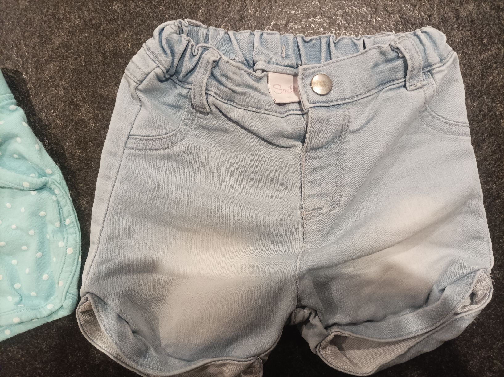 Pantaloni: 2 Paar Smile Mädchen Kurzhosen 74 – Usato da Aeschi (SO) venduto da clementinli 1