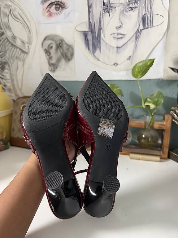 Chaussures femmes: Bordeauxrote Lackpumps  – D'occasion à Hölstein par Pivu 3