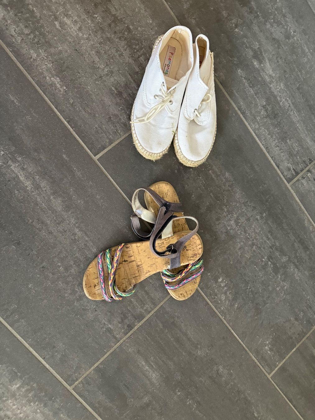 Scarpe per ragazze: 14 Paires de chaussures - Taille 35 – Usato da Yverdon-les-Bains venduto da carlapinto 2