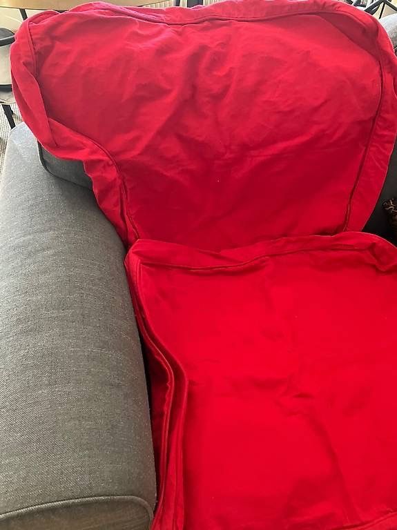 Ikea Divani: 3-er Sofa mit Fusshocker – Usato da Zürich venduto da silviaanthoi 3