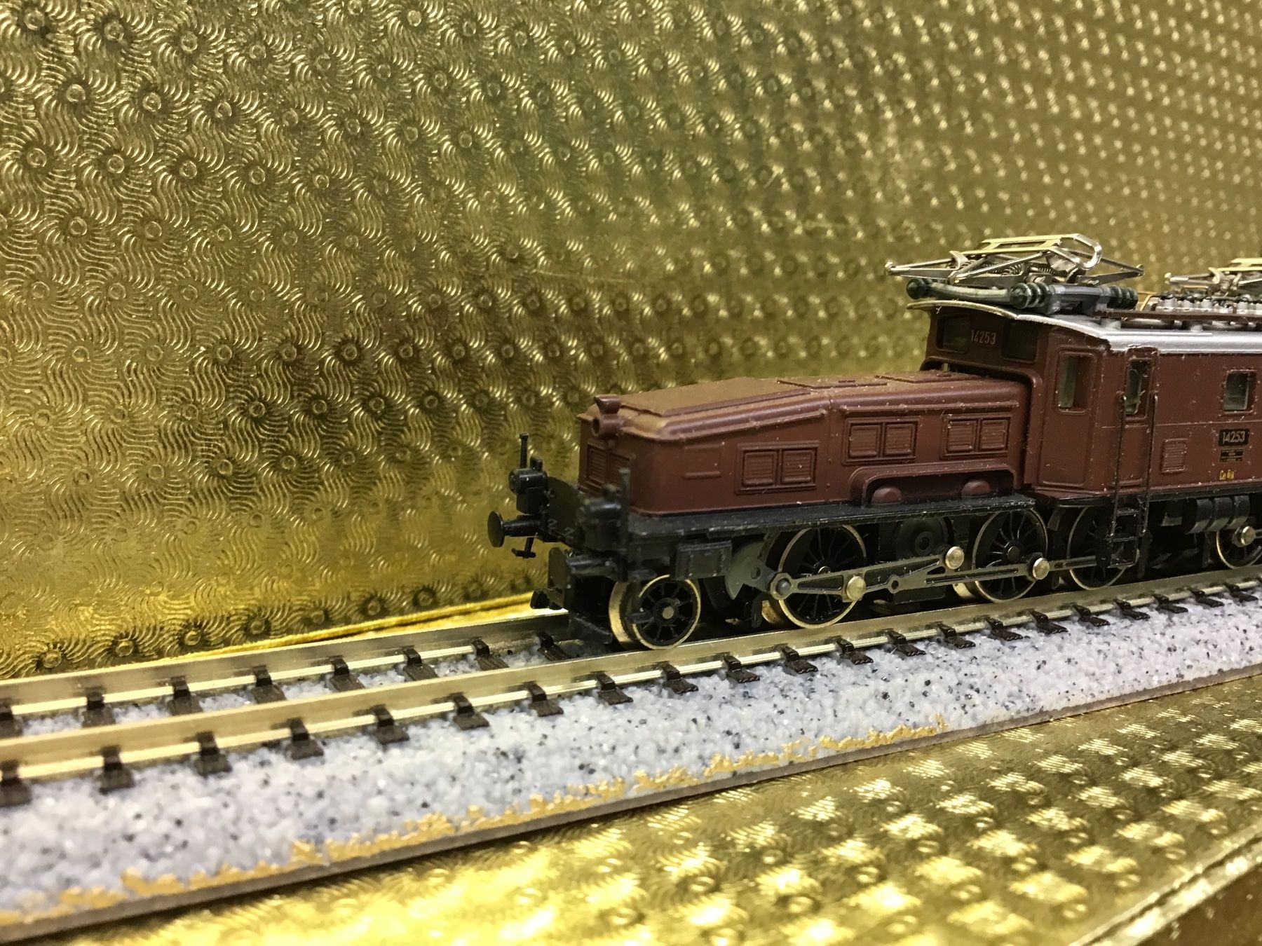 Arnold Modellini di ferrovie: ARNOLD N Krokodil braun, DIGITAL – Usato da Männedorf venduto da Modellbau-wyss 3