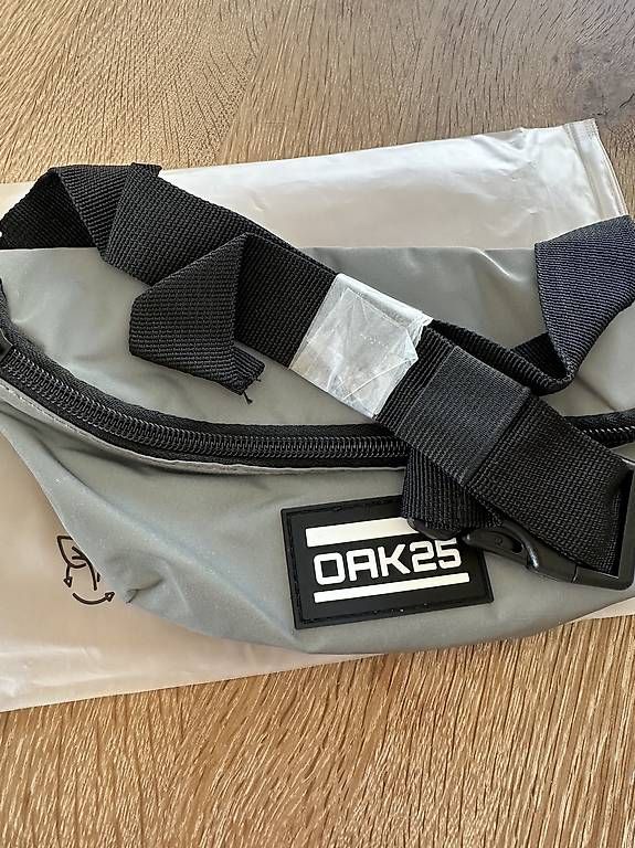 Borse: Originalverpackte Bauchtasche – Nuovo e nell'imballaggio originale da Zürich venduto da mar_22hb 1