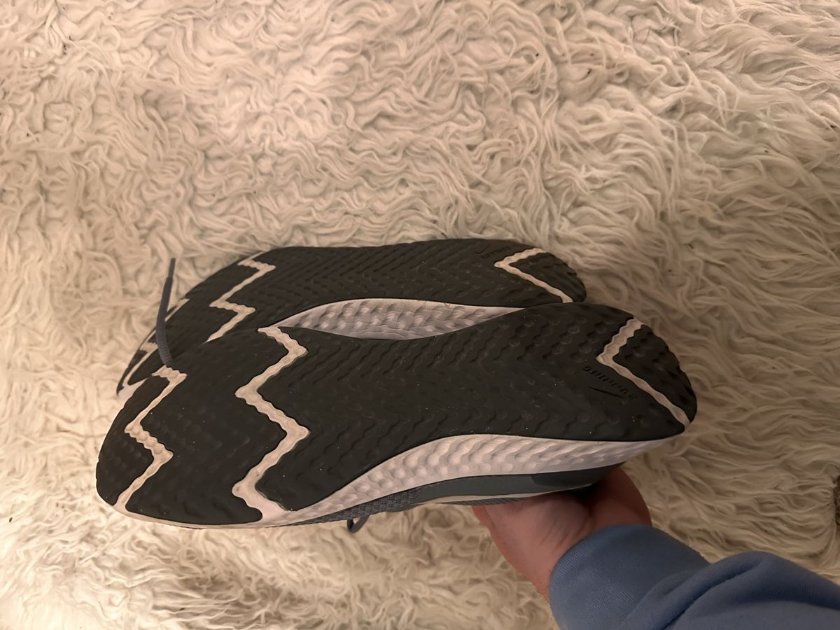 Nike Herrenschuhe: Nike Laufschuhe Revolution 5 Cool Grey – Gebraucht aus Kriens von saleworld 3