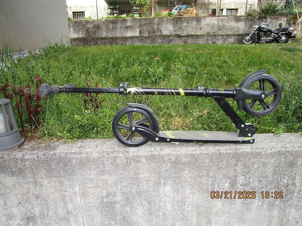 Kickboard: trottinette a grande roues – Usato da Clarens venduto da krampou