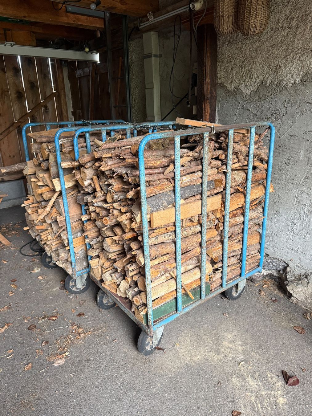 Articoli in legno: Brennholz halbmetrig, gemischt – Usato da Dällikon venduto da pausenbrot10 1