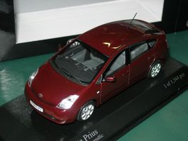 Toyota Pirus 2004 rot * Minichamps 1:43