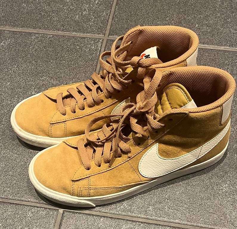 Nike Chaussures femmes: Nike Schuhe beige – D'occasion à Bern par lis_vb2h