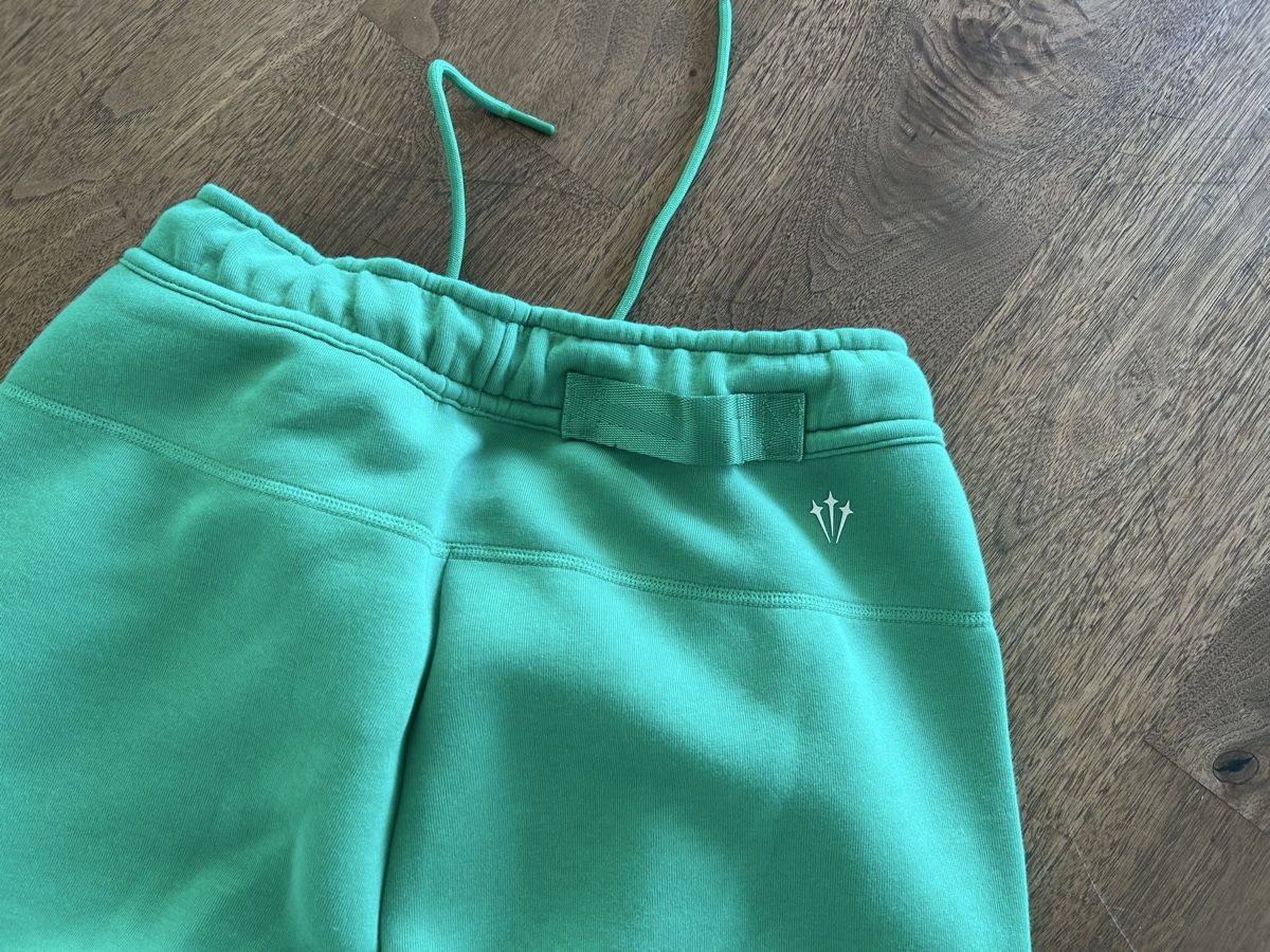 Nike Lots de vêtements: Trainer Nike Nocta , XS – D'occasion à Muntelier par cyrillus01 6