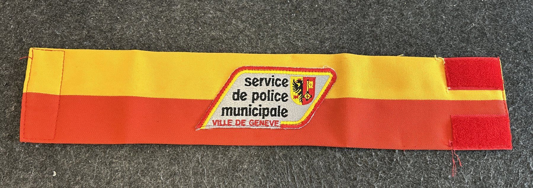 Plaquettes & Badges: Armbinde Stadtpolizei Genf – D'occasion à Berikon par DGC-1995