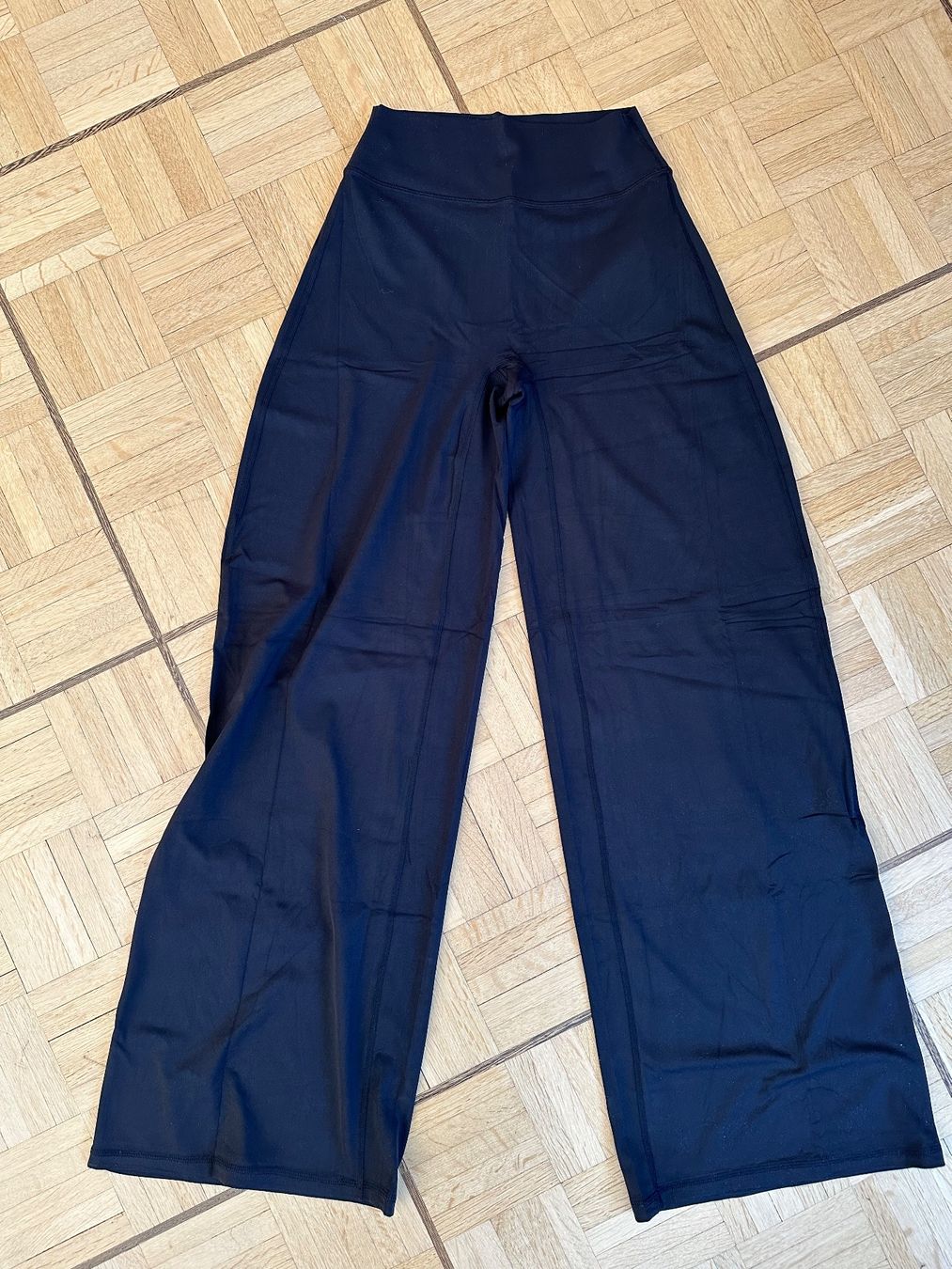 Leggings: Yeoreo Eddiy Straight Leggings – Neu und originalverpackt aus Zuoz von nina.ma