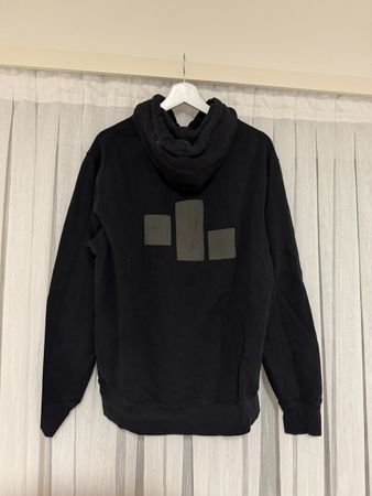 Kapuzenpullover schwarz mit Logo Rücken, guter Zustand