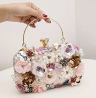 Wunderschöne Clutch mit Blumenmuster - Perfekt für Feste!