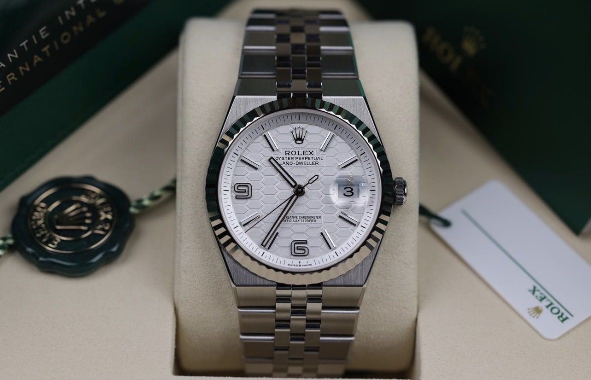 Rolex Uhren: Rolex Land-Dweller 36 – Neu und originalverpackt aus Luzern von Monkey23