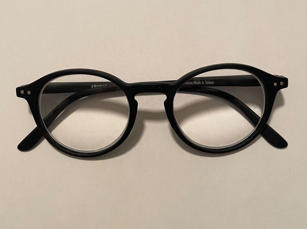 lesebrille-3-00-dioptrien-marke-izipizi-schwarz-acheter-sur-ricardo