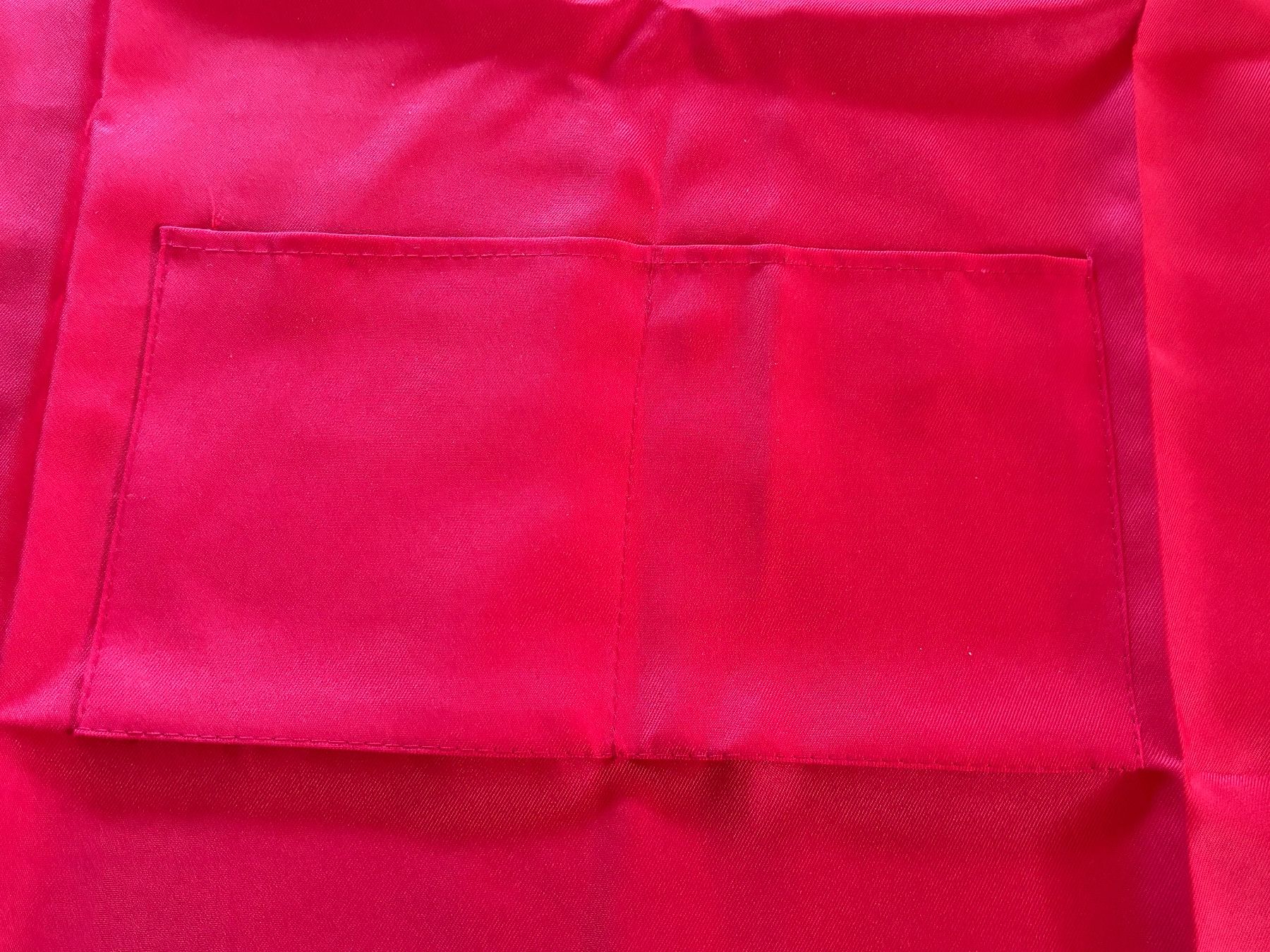 Tabliers: Tablier rouge NEUF – Neuf avec emballage d'origine à Genève par Livsonman 2