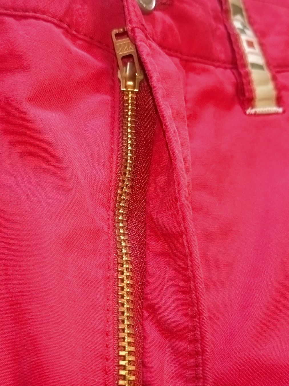 Pantaloni: Short Bush Rouge, Taille 42, TBE - – Usato da Farvagny-le-Grand venduto da LaCaverne 4