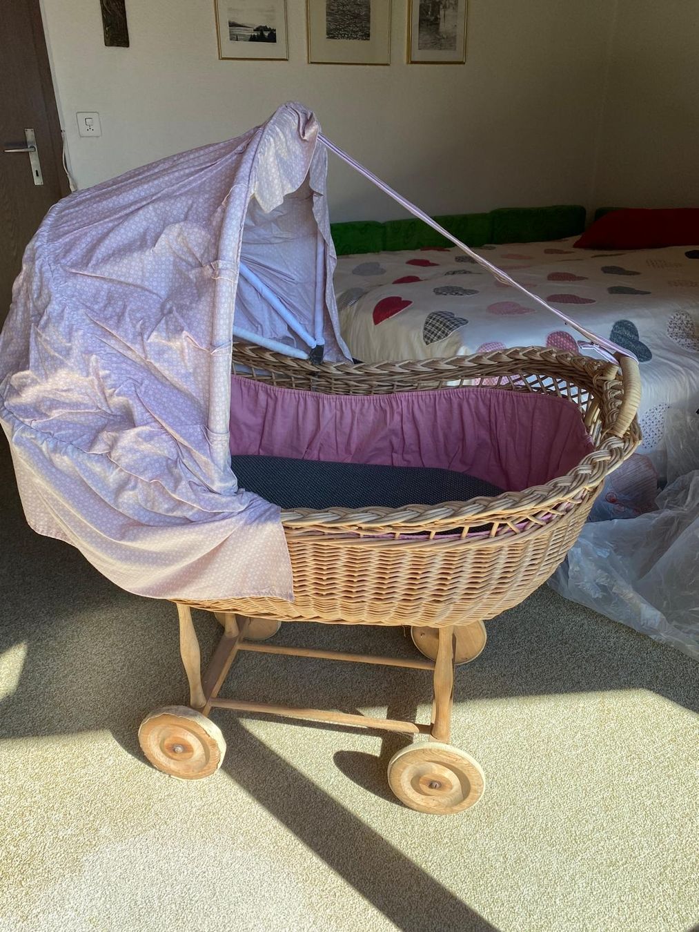 Culle: Stubenwagen Baby – Usato da Schmerikon venduto da tanja.profico 1