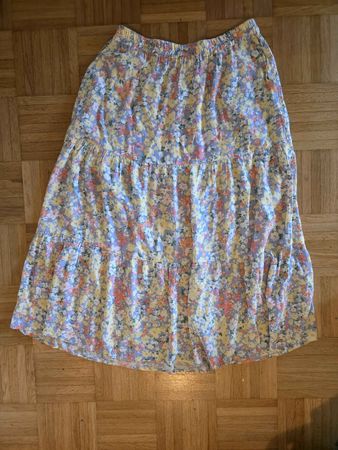 Sommerlicher Rock mit Blumenmuster, Grösse 38, luftig leicht