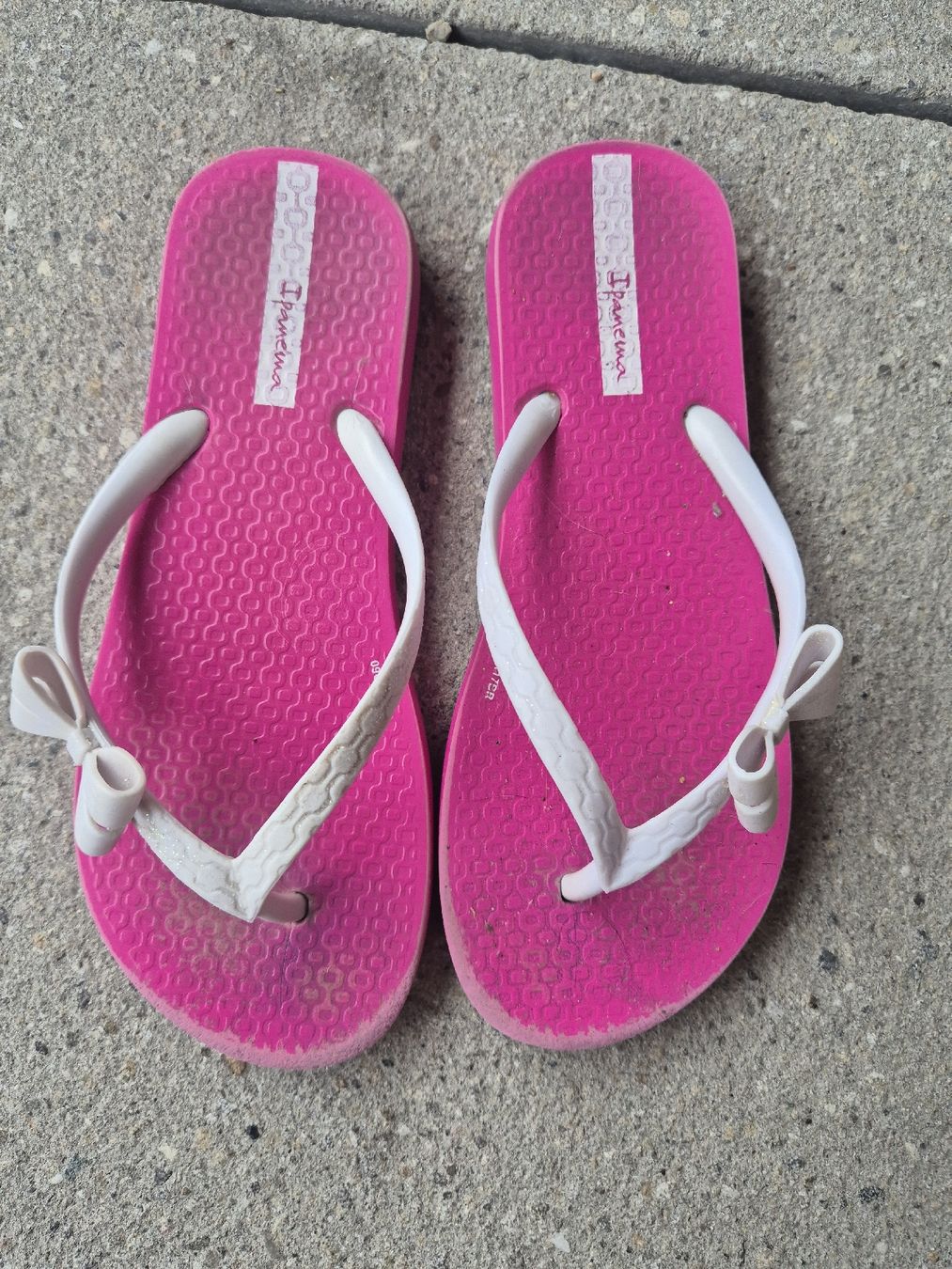 Ipanema Scarpe per ragazze: Ipanema flip-flops pink size 31/32 with bow – Usato da Basel venduto da and_zvv7