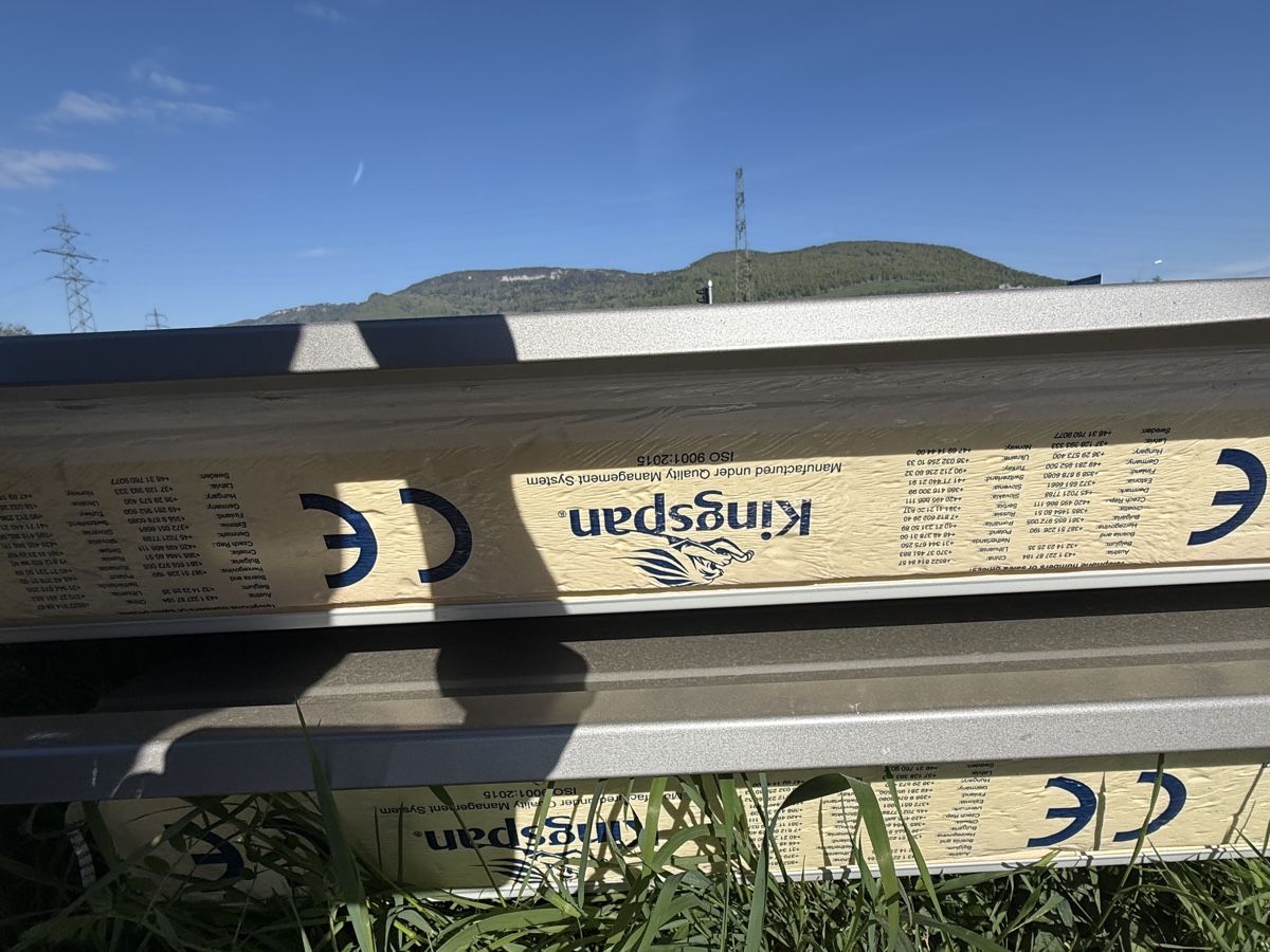 Autres matériaux de construction: Dachpaneele Kingspan 140mm – D'occasion à Niederbipp par Baca3 5