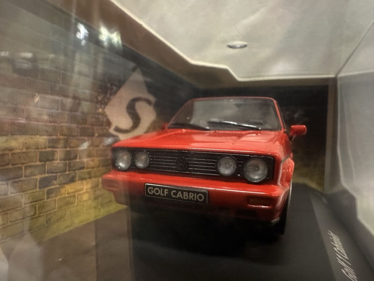 Volkswagen Modellini d'auto: Vw golf 1 Cabriolet  – Nuovo (secondo la descrizione) da Reinach AG venduto da rares75