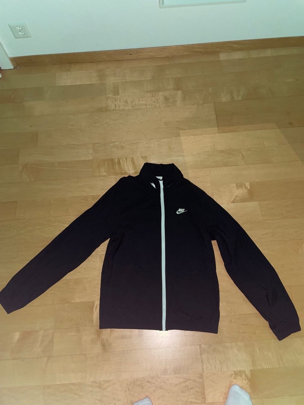Nike Completi: Nike Tracksuit schwarz Gr. S – Nuovo (secondo la descrizione) da Steffisburg venduto da cschuerch01 1