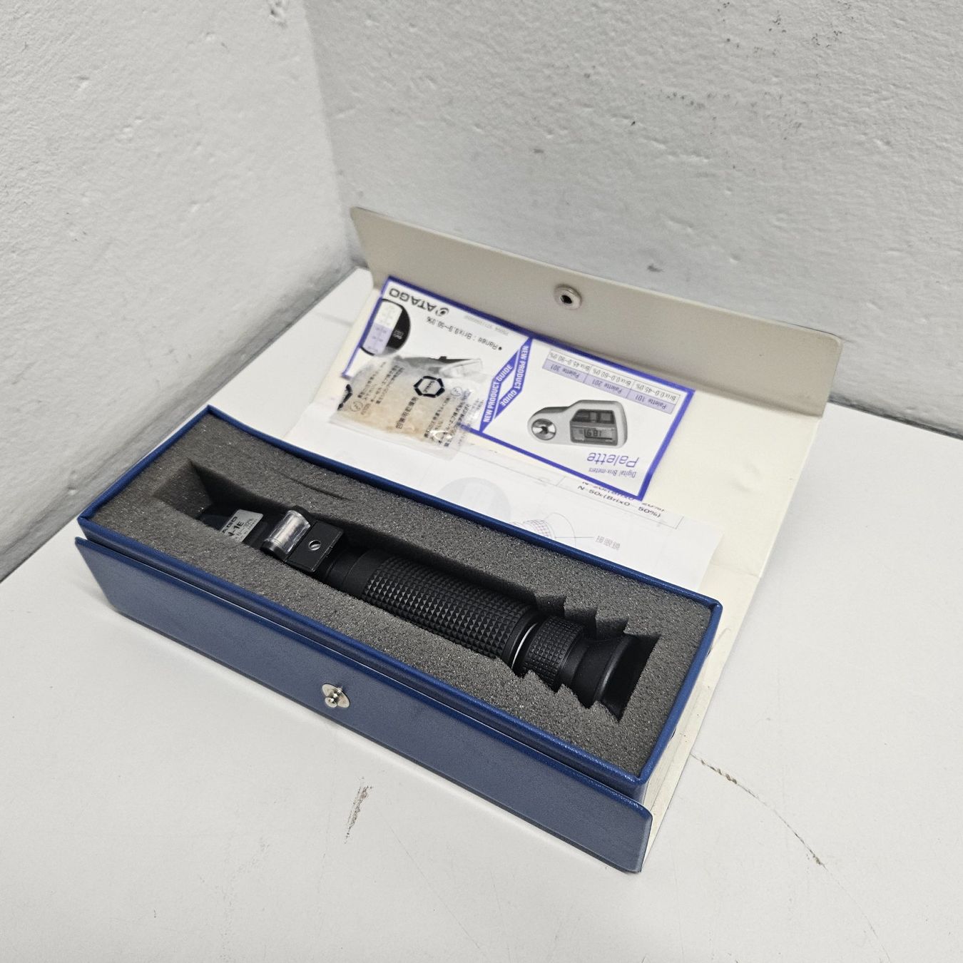 Laborzubehör: ATAGO N-1E Hand Refractometer (Brix 0 - 32%) – Gebraucht aus Niederdorf von LeptonAG_Labor