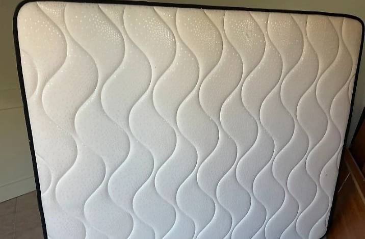Materassi: Matelas king Size – Usato da Genève venduto da uto_r9th