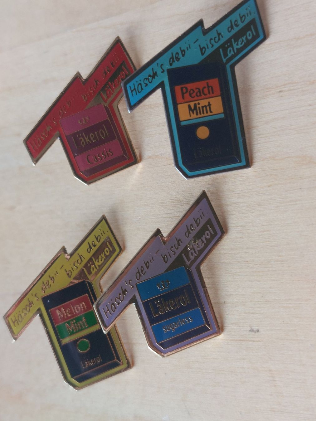 Placchette & Badge: LÄKEROL - PIN – Usato da Gipf - Oberfrick venduto da Esnoopy