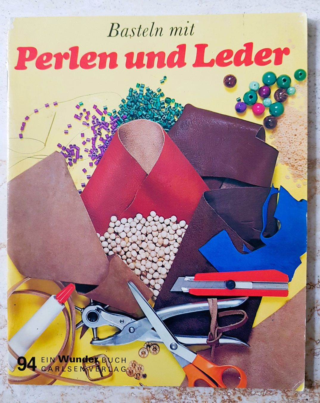 Libri: Basteln mit Perlen und Leder – Usato da Winterthur venduto da Joschko