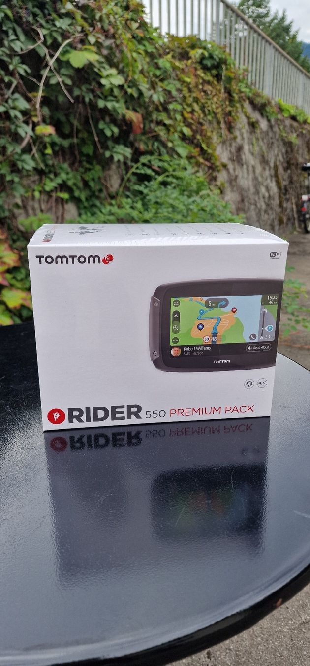 Tomtom Navigationsgeräte: TomTom Rider 550 Premium Pack Navigationssystem neu – Gebraucht aus Pfäffikon SZ von Brocki-21