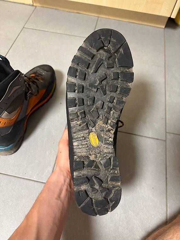 Scarpe da uomo: Scarpa Gore Tex Bergschuhe Wanderschuhe Grösse 44 – Usato da Naters venduto da vir_8t9z 4