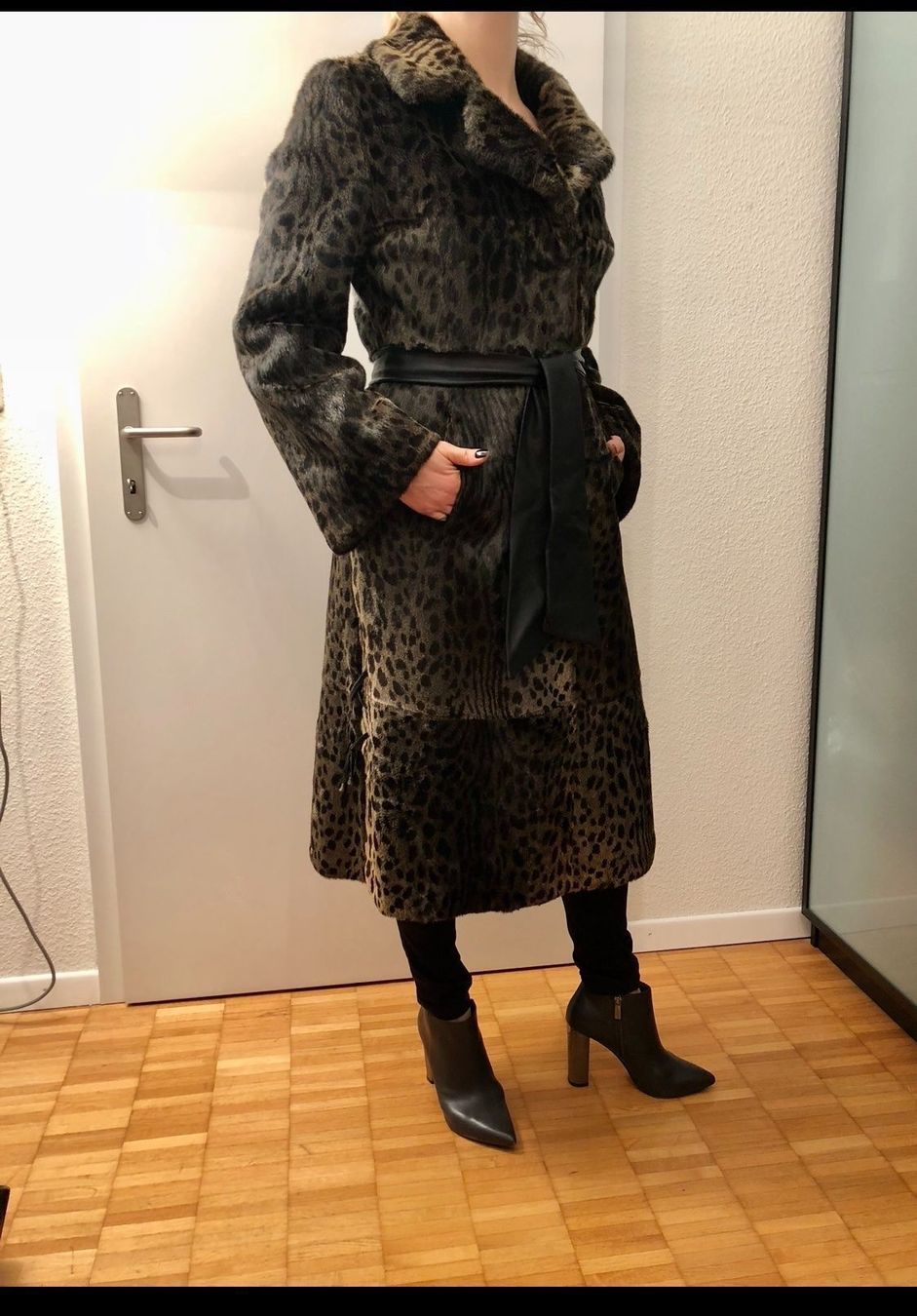 Cappotti: Damen Pelzmantel – Usato da Zürich venduto da VictoriaGVA 5