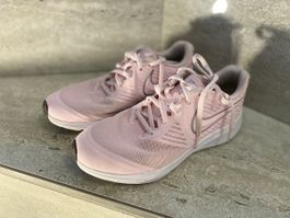 Nike Damen Laufen Schuhe Gr 38.5