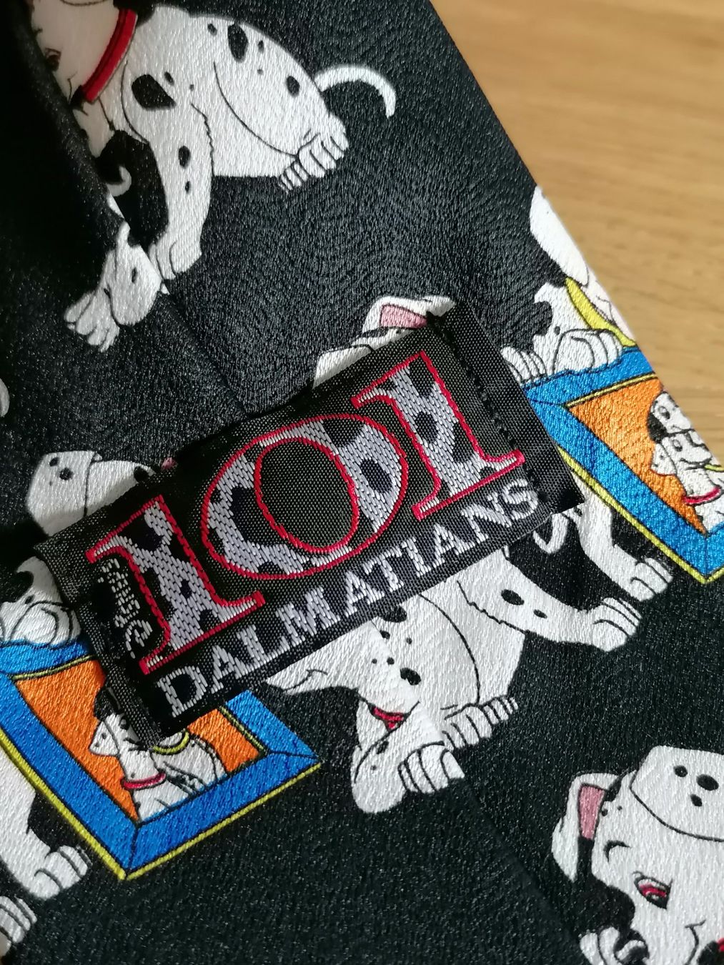 Cravatte: 101 Dalmatians Krawatte - Nr. 36 – Usato da Basel venduto da vintagecollector 2