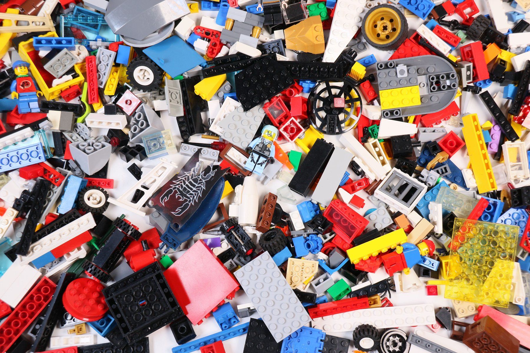 Lego Baukästen: 1.5 kg. Legoteile mit Minifiguren – Gebraucht aus Hettlingen von Scholi99 1