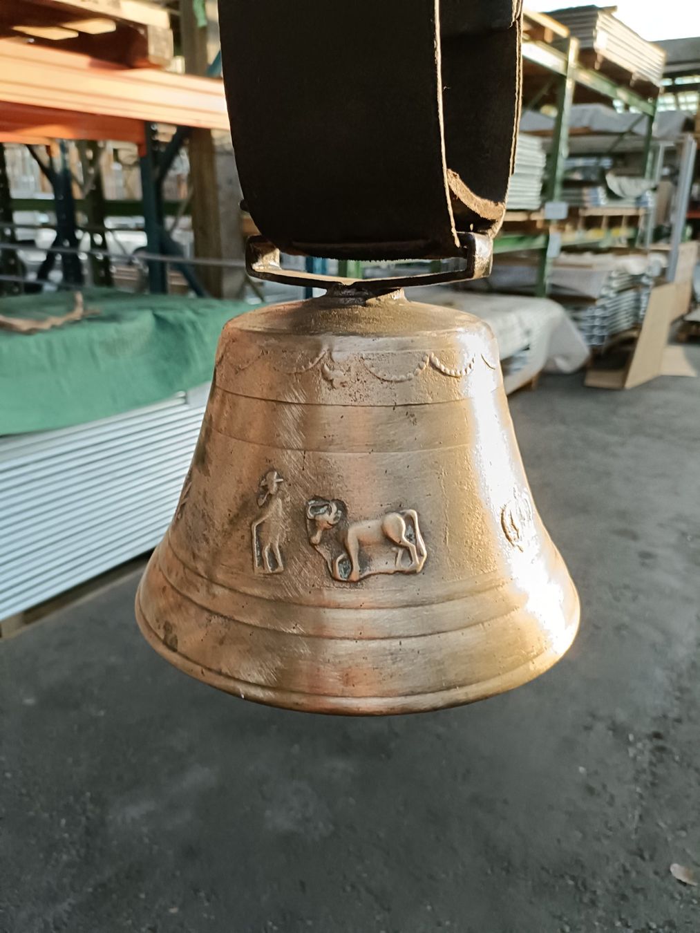 Campanacci mucche: Antike Glocke mit Seltenheitswert. – Usato da Däniken SO venduto da sgoldvreni 5