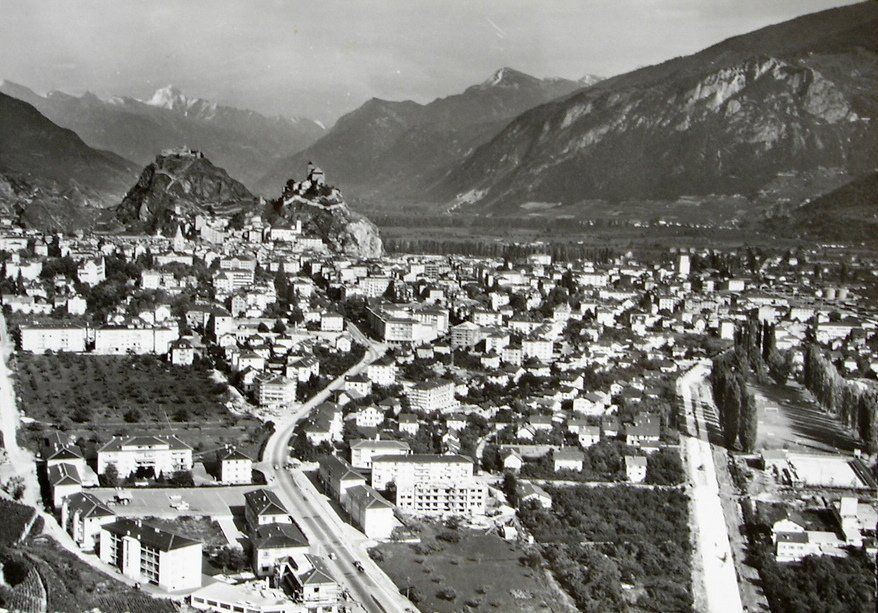 Cartoline postali: SION Flugaufnahme – Nuovo (secondo la descrizione) da Jona venduto da philajona