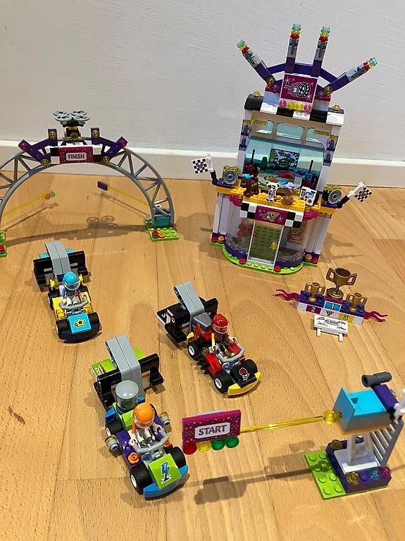 Lego Kit di costruzioni: Lego Friends 41352 Das grosse Rennen – Usato da Pfungen venduto da altijdlente 1