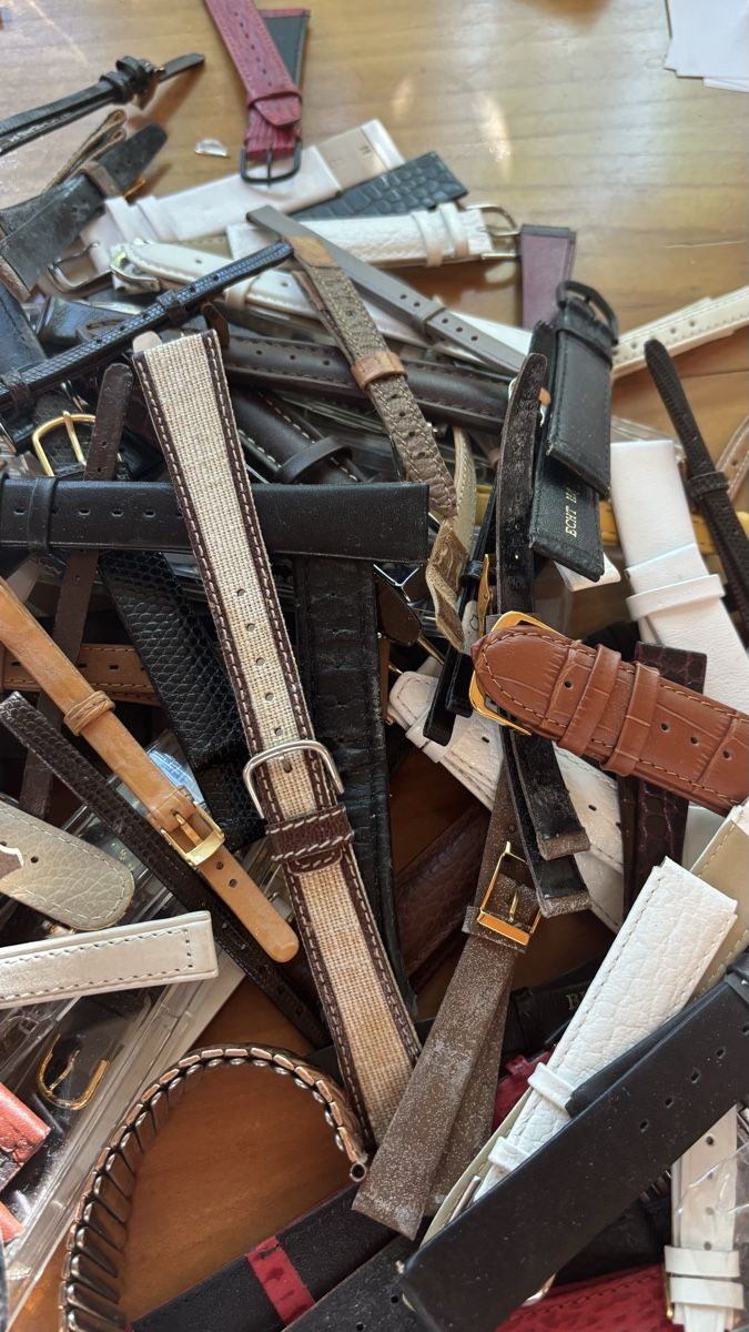 Orologi: Lot Uhrenbänder – Nuovo (secondo la descrizione) da Rüti b. Büren venduto da CenicAG 8