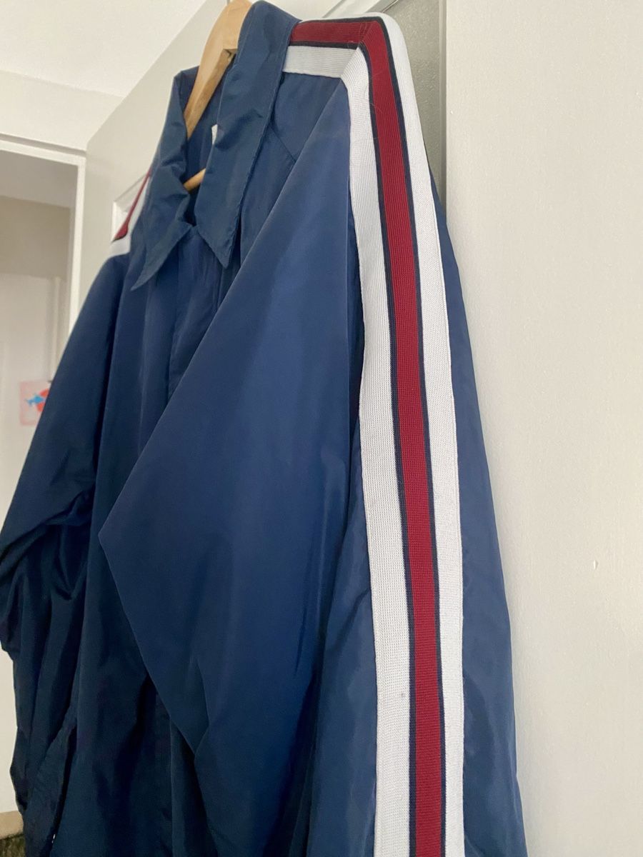 Nike Giacche: Nike Windbreaker Vintage-Style – Usato da Fribourg venduto da Mat_Kull 1